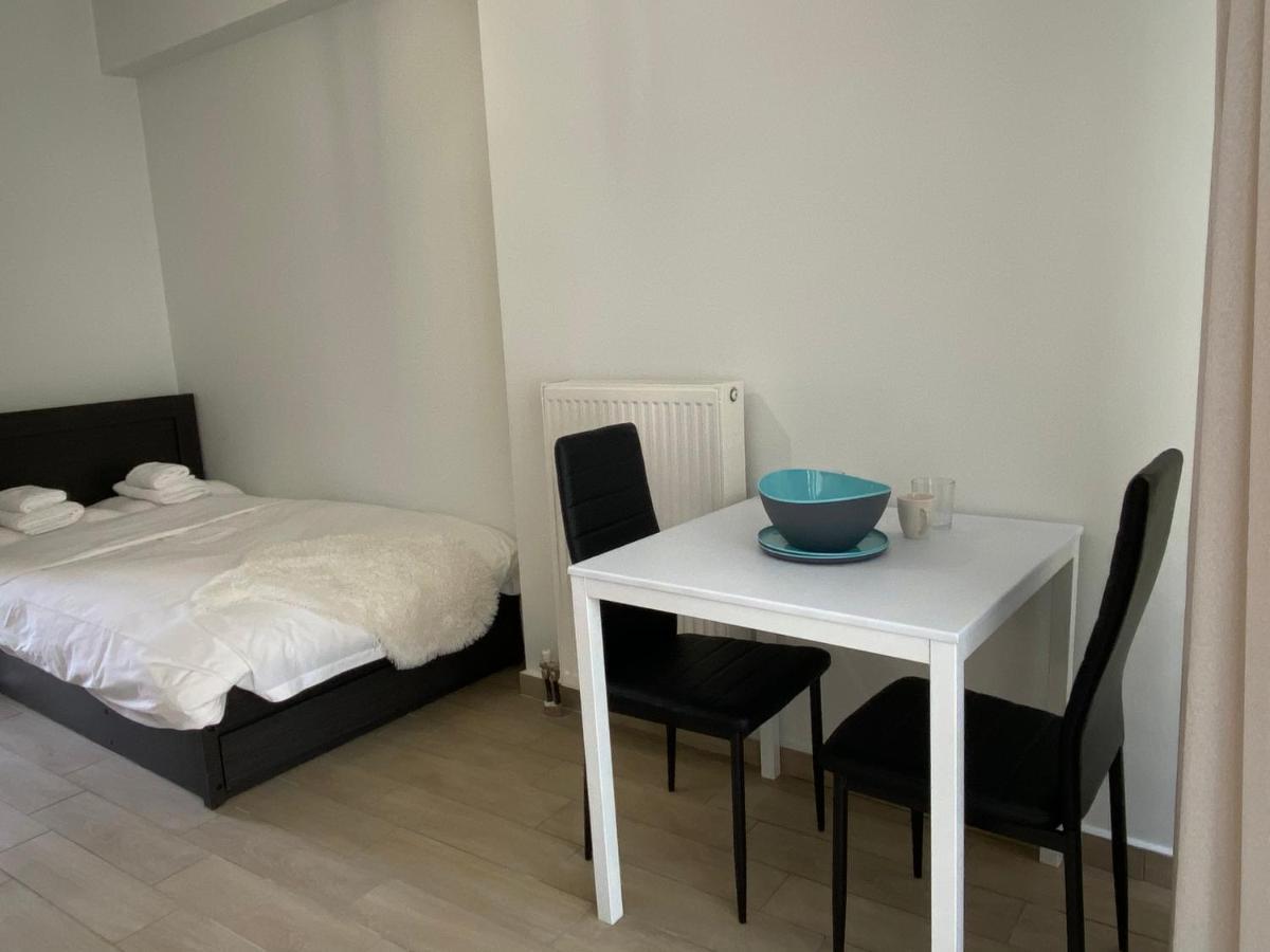 Atelier Apartment Larissa Bagian luar foto