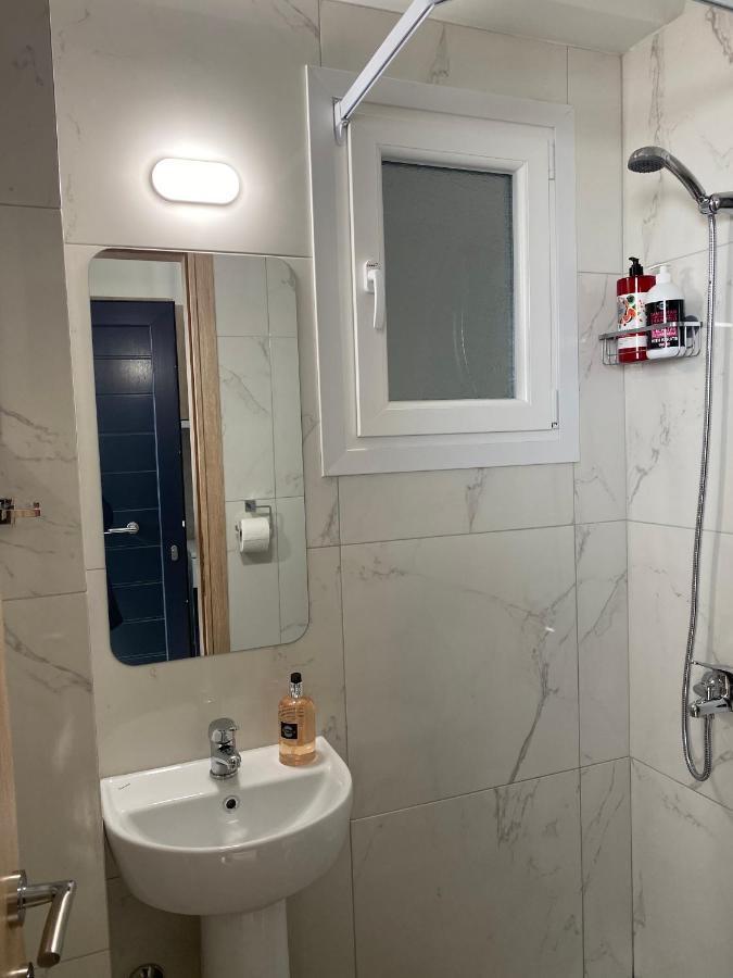 Atelier Apartment Larissa Bagian luar foto