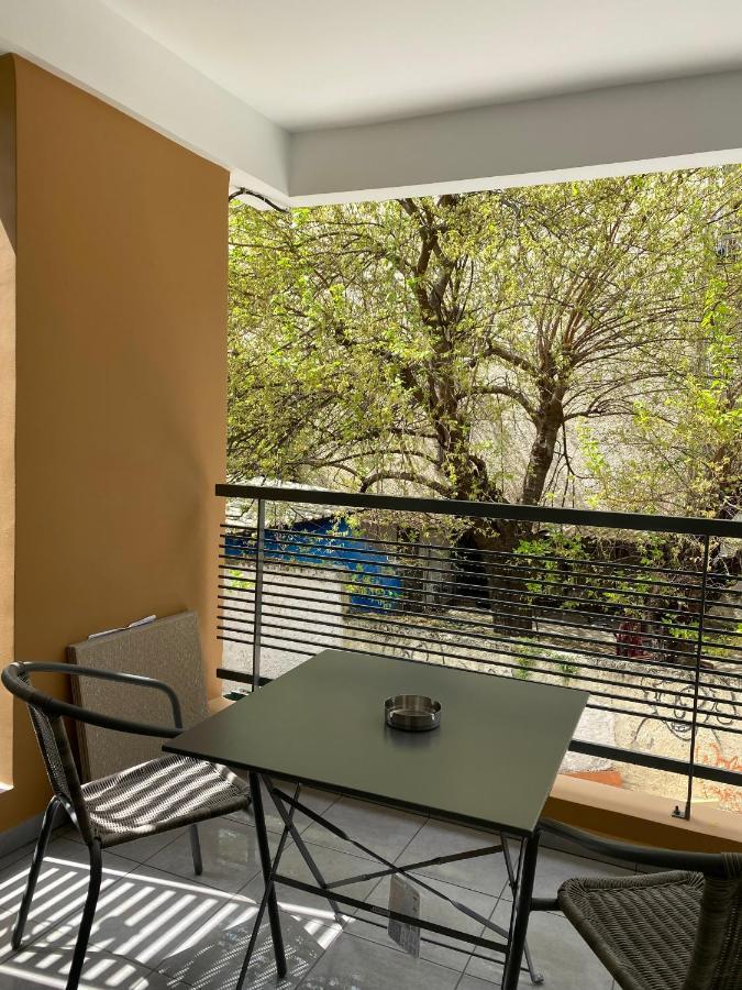 Atelier Apartment Larissa Bagian luar foto
